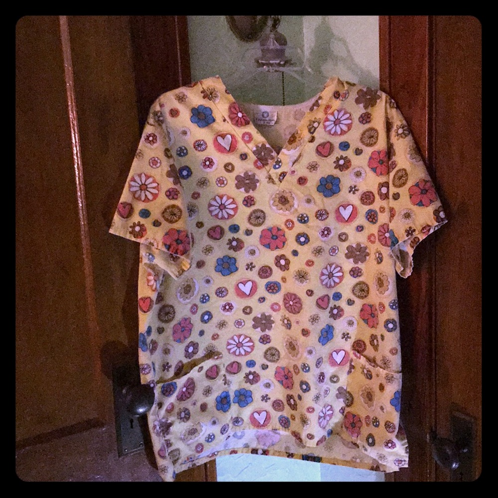 ‼️Super cute scrub top!!!‼️